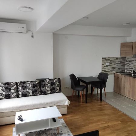 Sarah - City Apartment Скопье Экстерьер фото